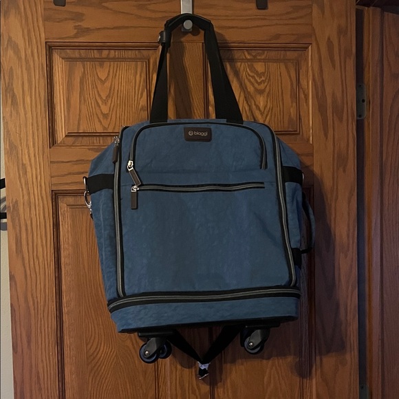 Biaggi Handbags - Biaggi Blue Travel Bag NWOT